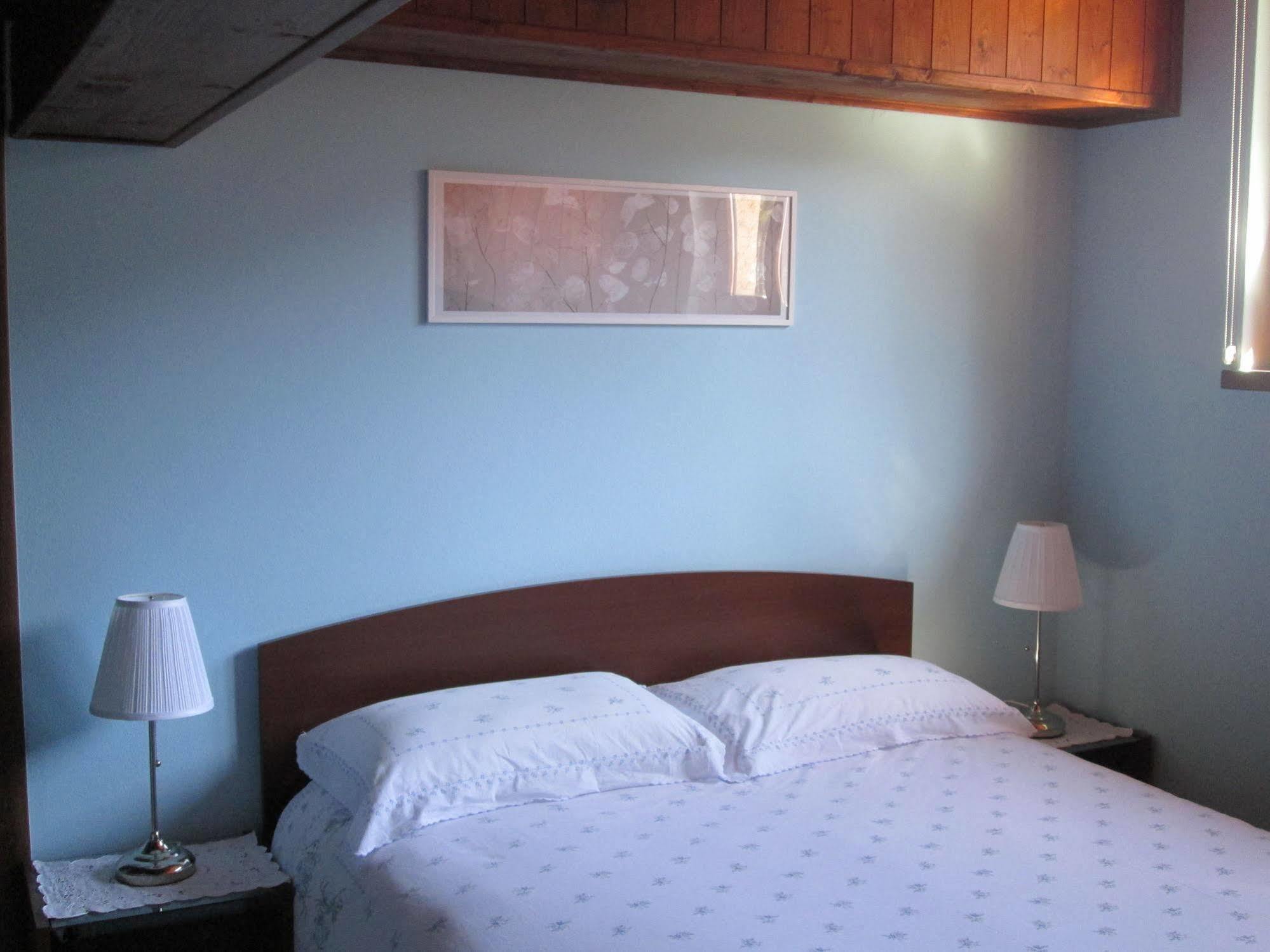 La Casa Del Borgo Bed & Breakfast Brissago-Valtravaglia ภายนอก รูปภาพ